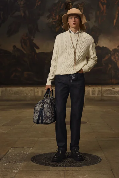 Look 10